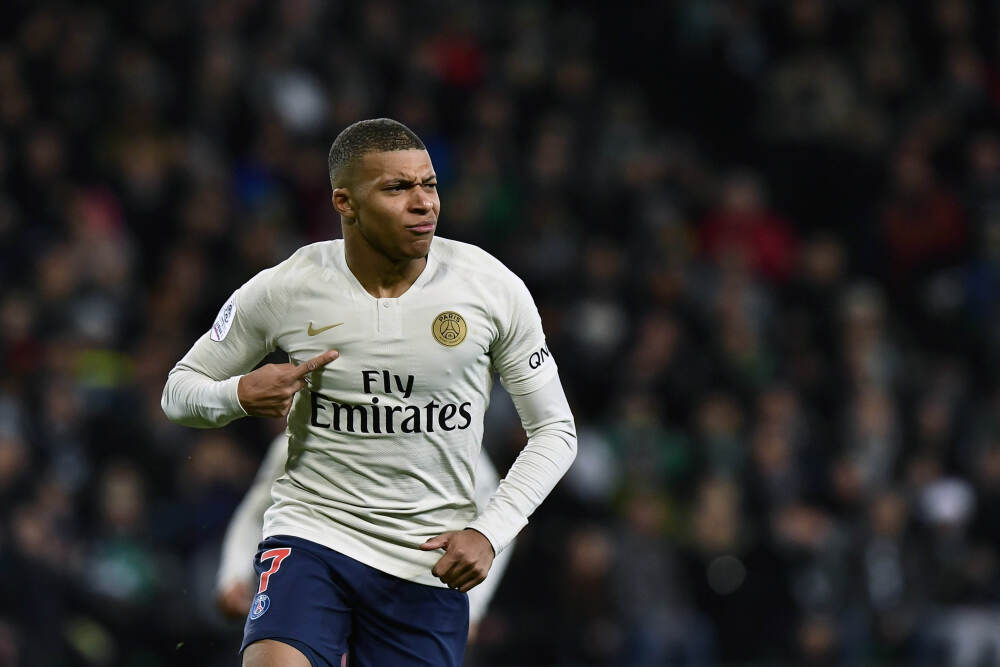 苹果CEO库克被曝将卸任！继任者或是他，现年50岁，曾介绍“史上最薄iPhone”